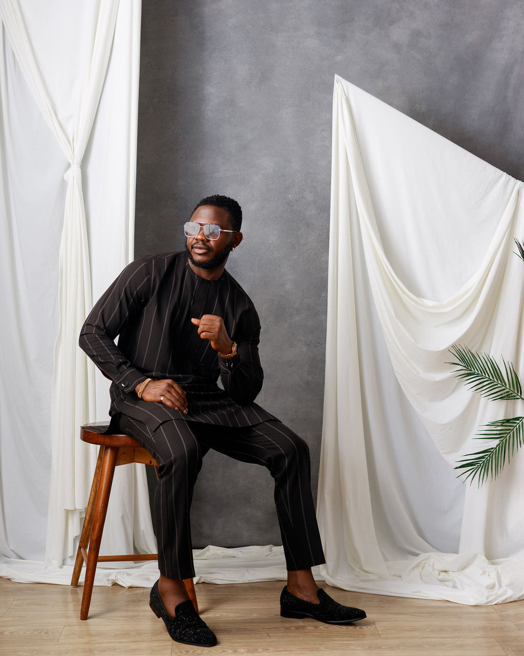 Noir Two Piece Native Set Label